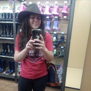 Meet your Posher, Meredith